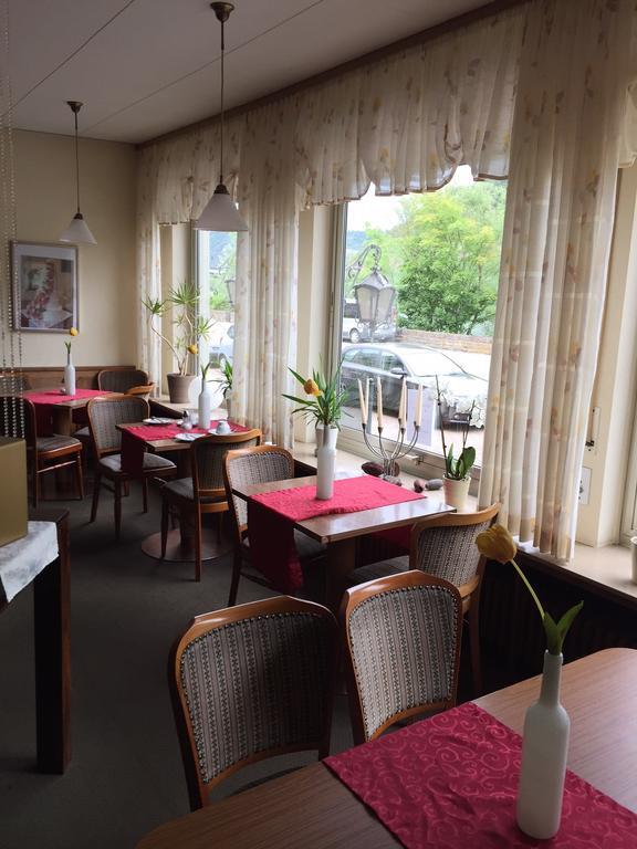 Pension Cafe-Braun เลิฟ ภายนอก รูปภาพ